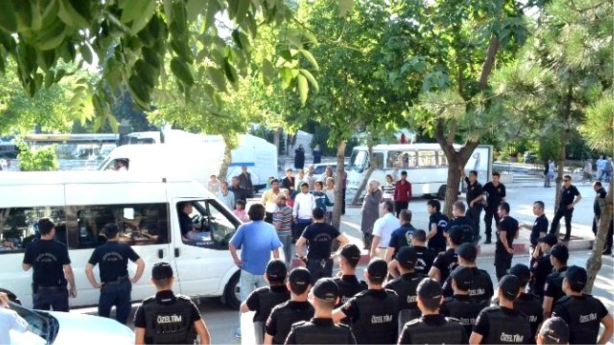 700 Polisle Huzur Operasyonu: 44 Gözaltı