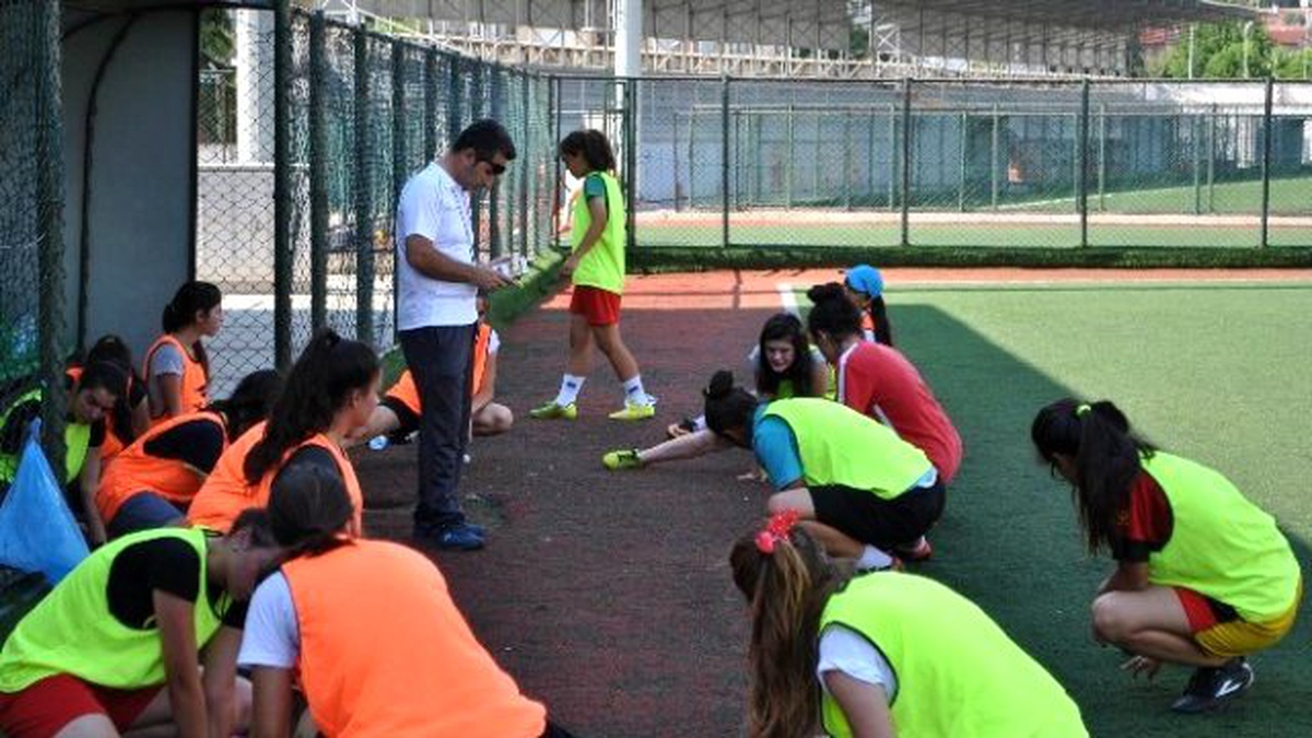 Aydınlı Bayanların Futbola İlgisi Artıyor