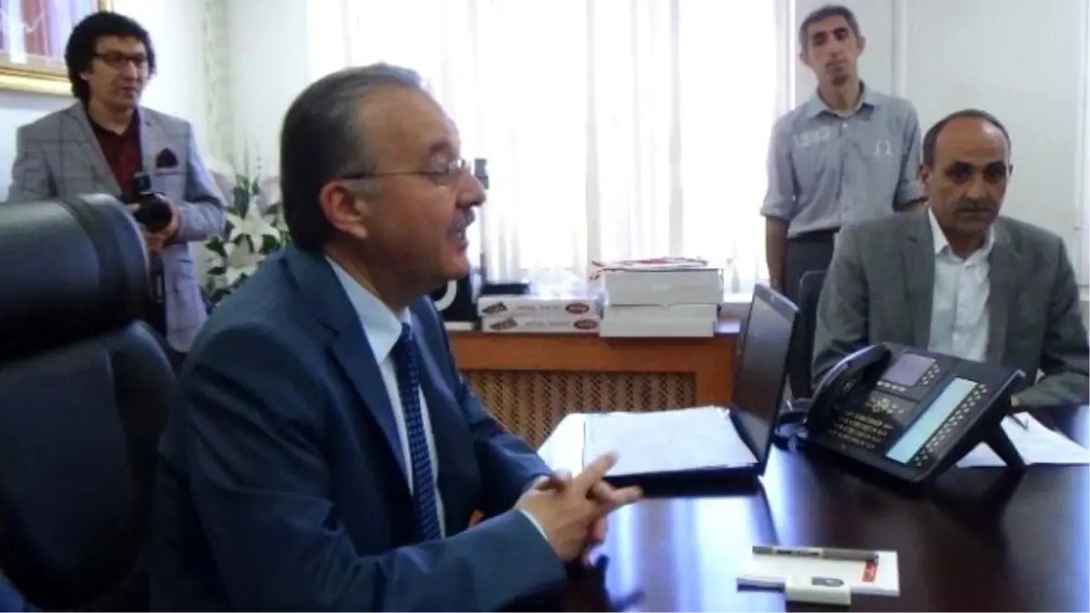 Bana AB'yi Anlat Konulu Yarışmada Dereceye Giren Öğrenciler Ödüllerini Aldı