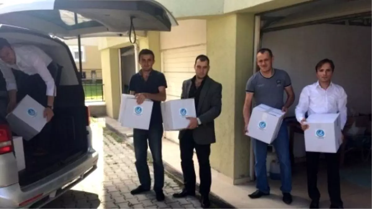 Bolu\'da Ülkücülerden " Bir Kapıya Bir Kumanya" Kampanyası