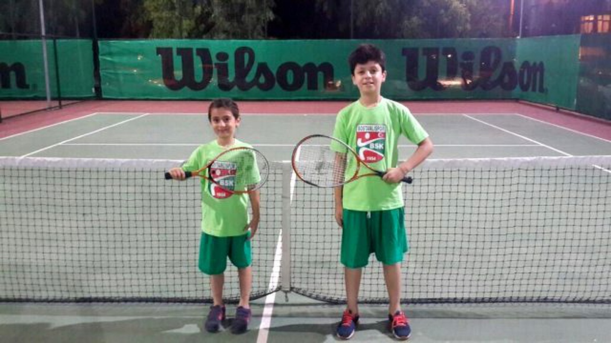 Bostanlıspor\'dan Gece Tenis Kursları Başladı