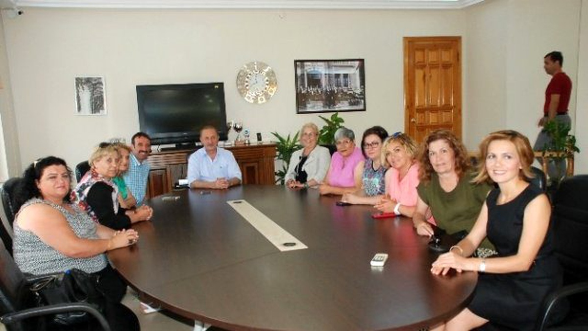 CHP Kadın Kolları Myk Üyelerinden Başkan Atabay\'a Ziyaret