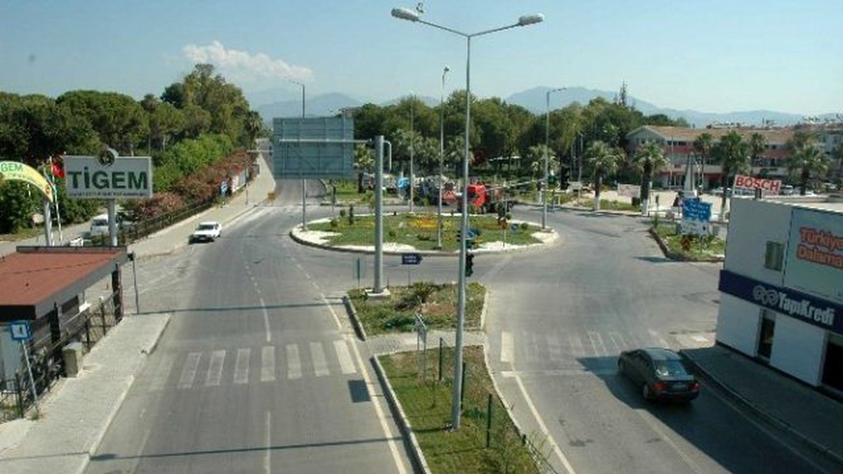 Dalaman Havalimanı Yolu Asfalt Çalışmaları Başladı