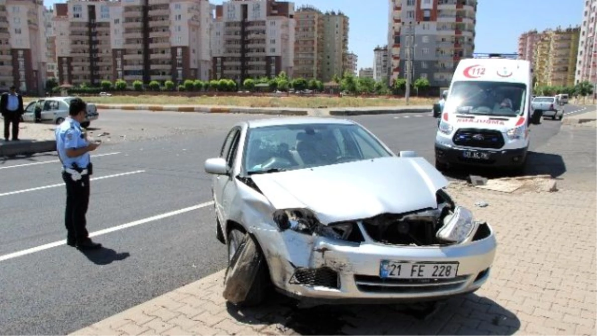 Diyarbakır\'da Trafik Kazası: 5 Yaralı