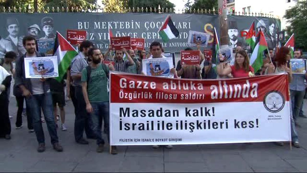Filistin İçin İsrail\'e Boykot Eylemi...