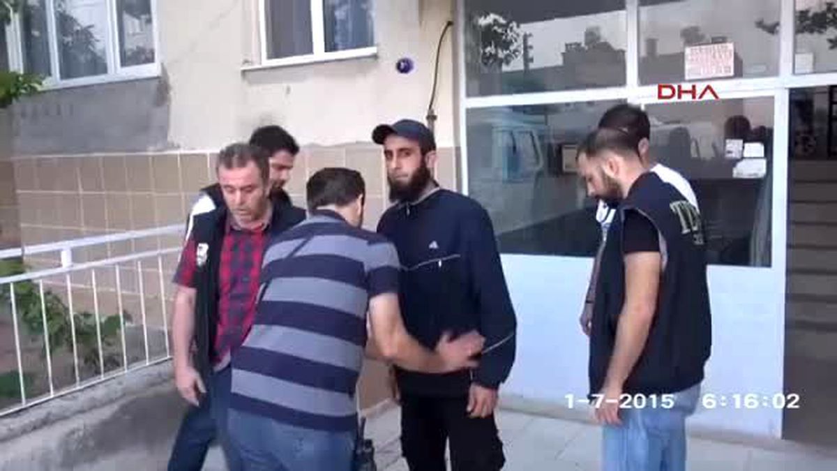 İzmir Kobani'de Işid İçin Savaşan 7 Kişiye Gözaltı