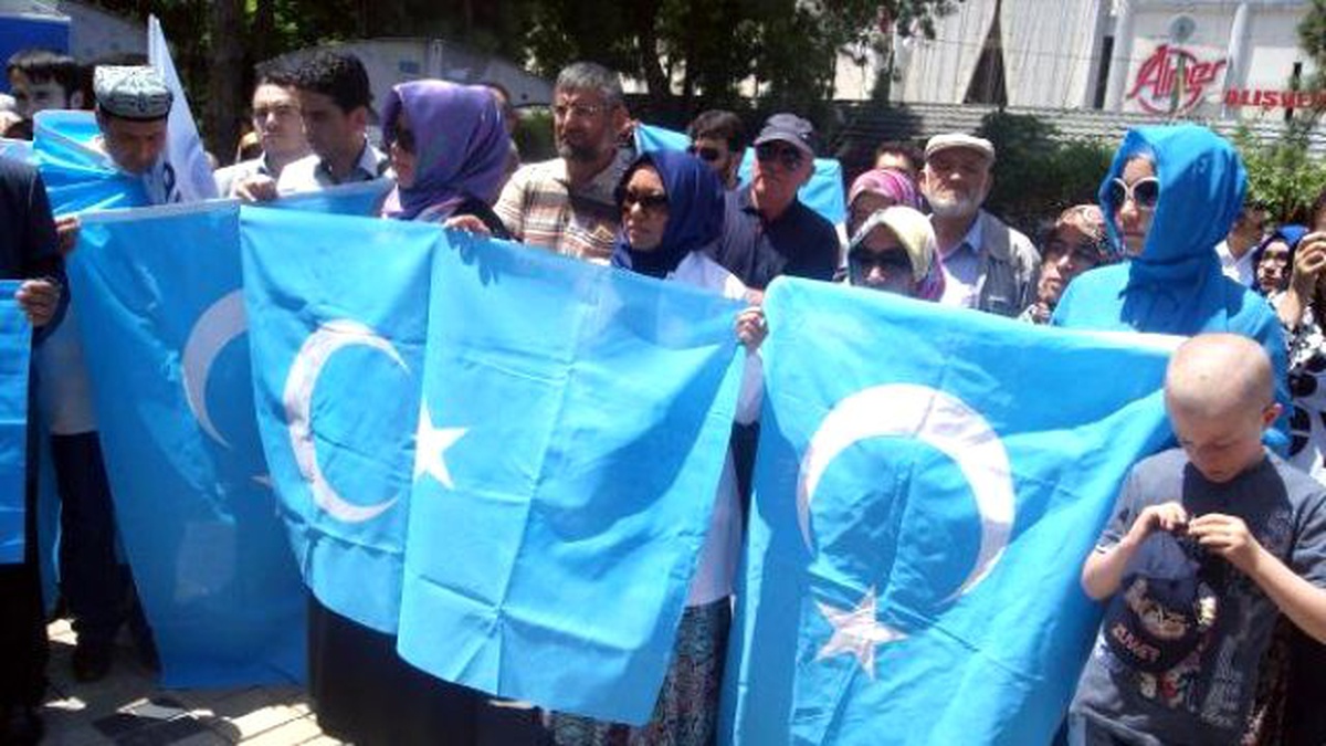Kayseri\'de Agd\'lilerden Çin ve \'Onur Yürüyüşü\' Tepkisi