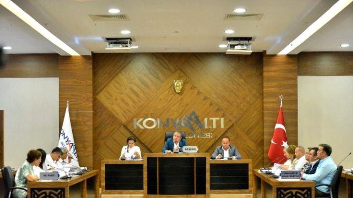 Konyaaltı Belediyesi Başarıyı Ödüllendiriyor
