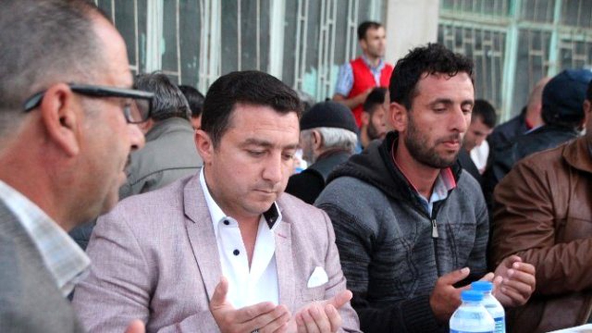 Mahalle İftarları Sofralarının 7\'ncisi Akpınar\'da Kuruldu