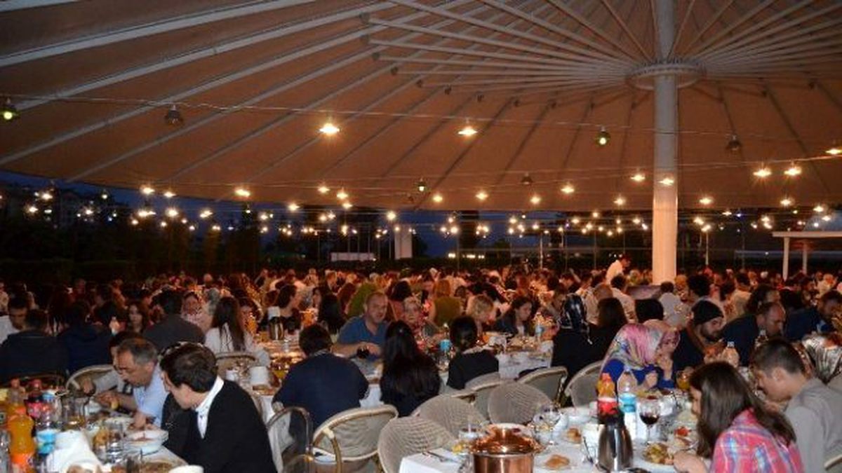 Trabzon Özel İmperial Hastanesi Çalışanları İftar Yemeğinde Buluştu