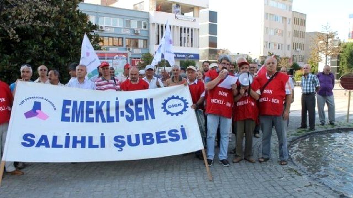 Salihli\'de Emekliler Sorunlarına Dikkat Çekti