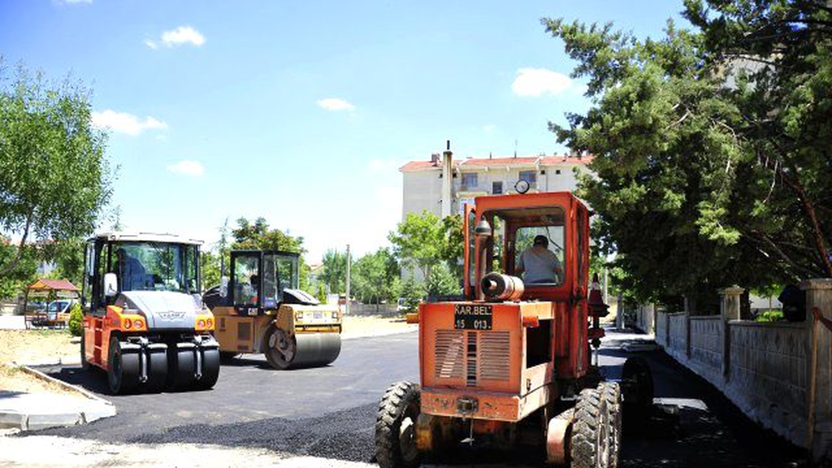 Şehrin Dört Yanında Yol Çalışmaları Sürüyor