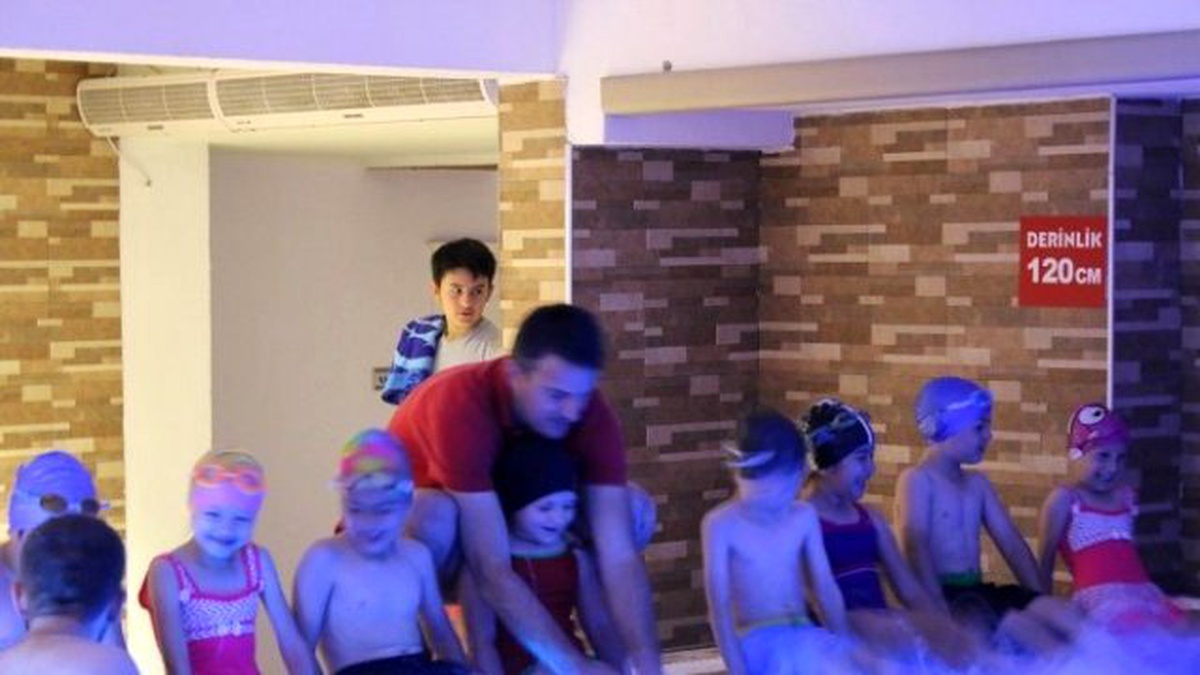 Serdivan Yaz Okulları\'nda Yüzme Zamanı