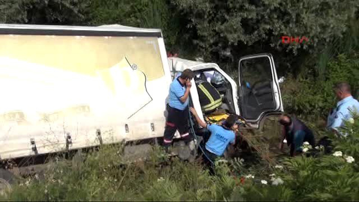 Tekirdağ Dereye Uçan Kamyonetin Sürücüsü Öldü