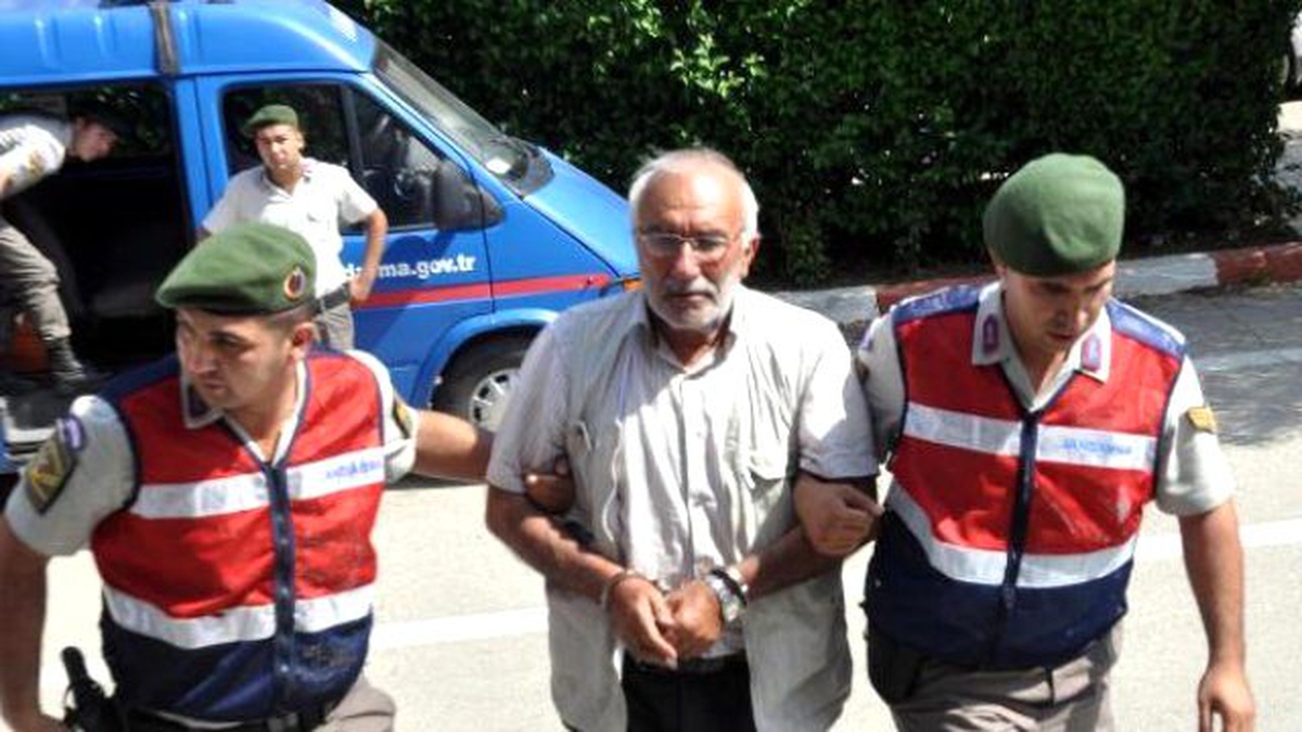 Yeğenini Hasmına Benzettiği İçin Öldürmüş