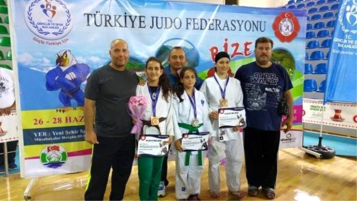 Yunusemre Belediyespor\'dan Judoda Büyük Başarı