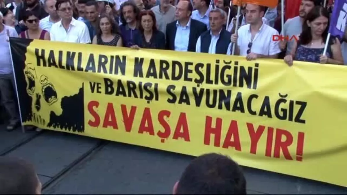 Beyoğlu\'nda Savaşa Hayır Yürüyüşü...