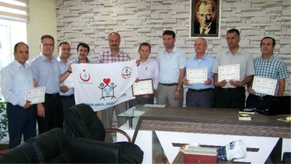 Beyşehir\'de 9 Okula Beyaz Bayrak Verildi