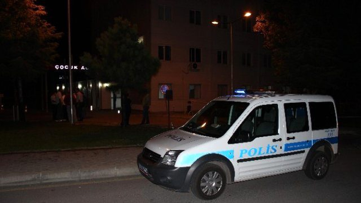 Erü Çocuk Hastanesi Acil Servisi\'nde Doktora Şiddet İddiası