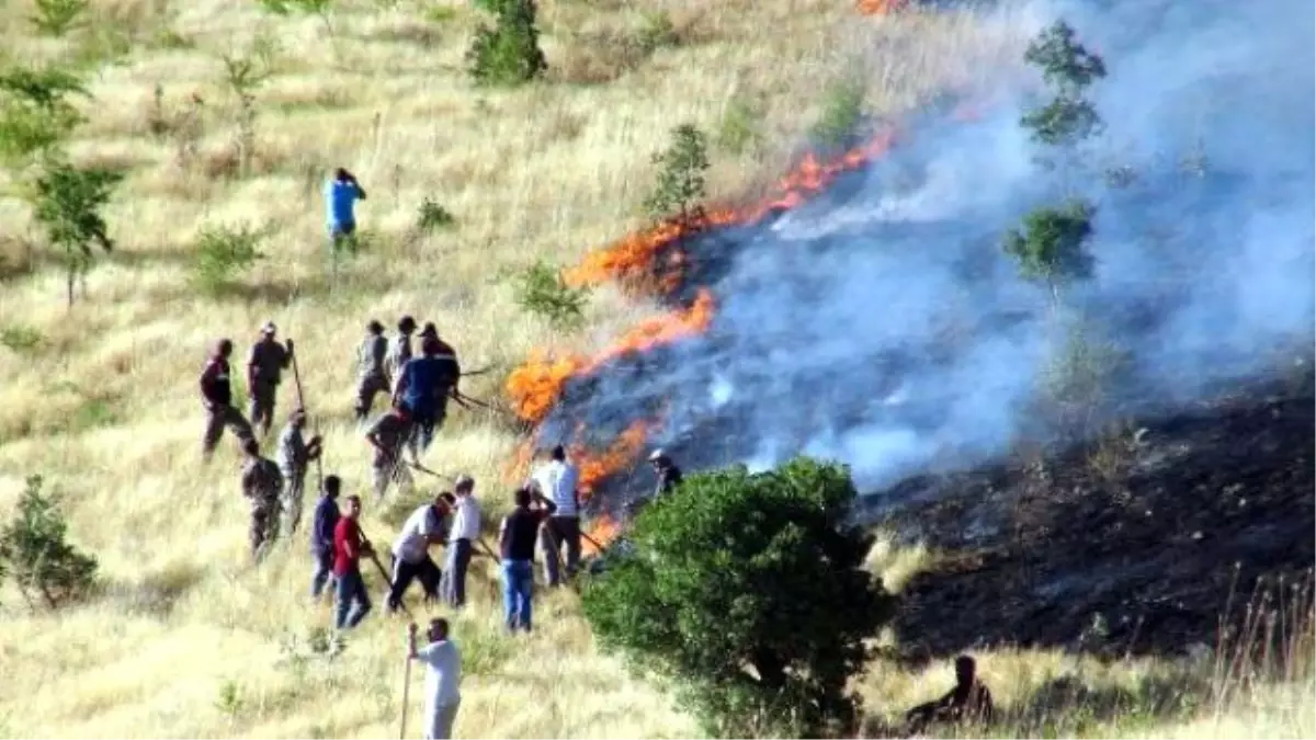 İtfaiyenin Müdahale Edemediği Orman Yangına Vatandaşlar Müdahale Etti