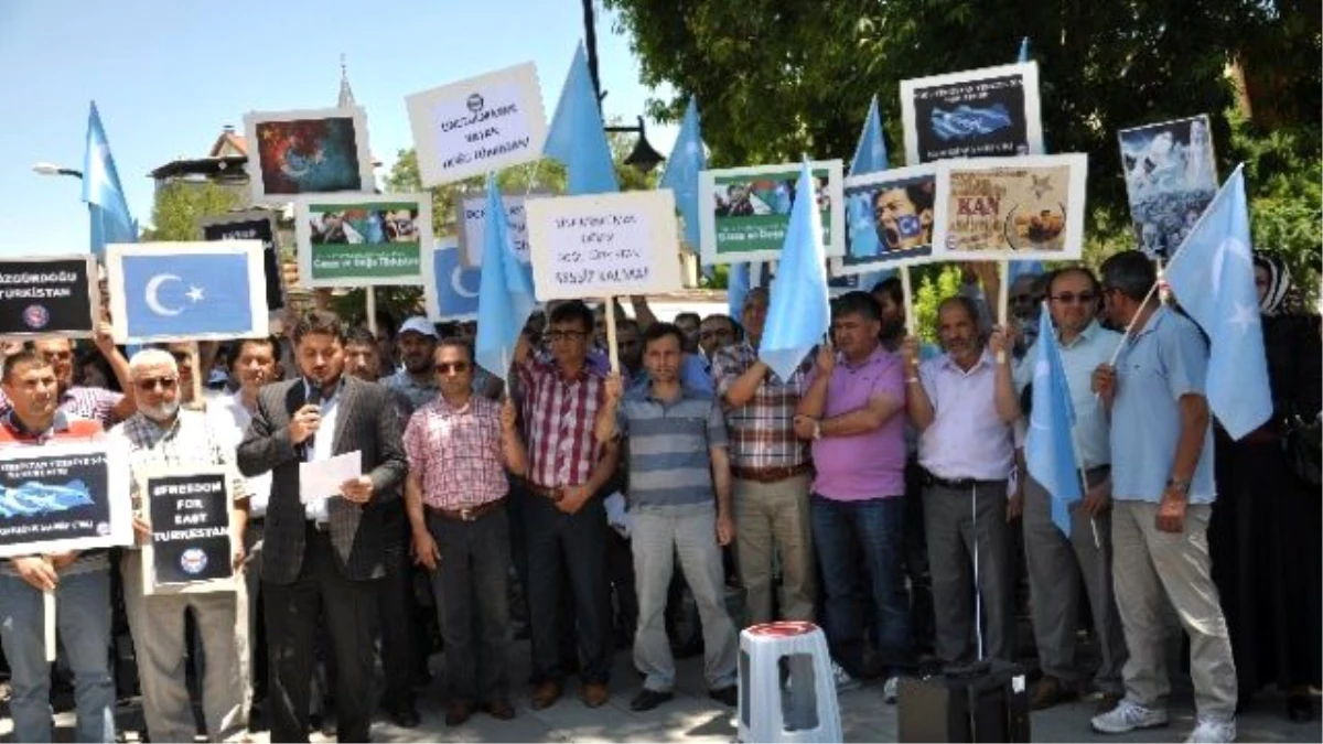Karaman\'da Doğu Türkistan\'da Müslümanlara Yönelik Saldırılar Protesto Edildi