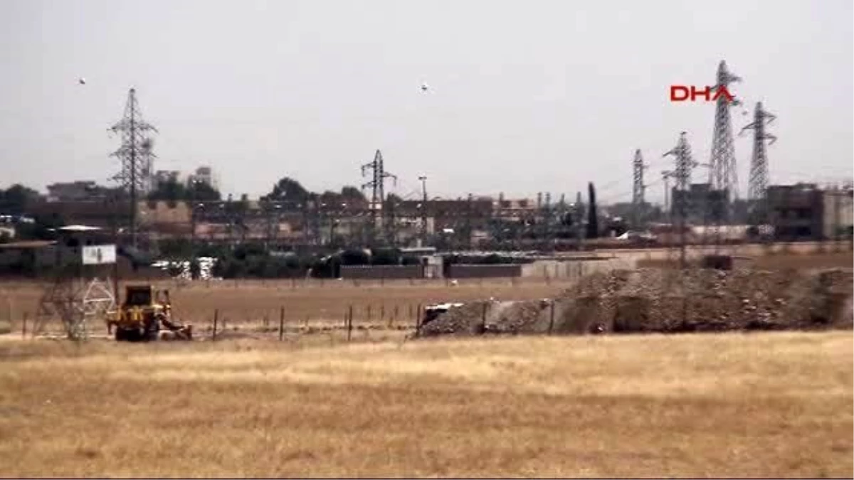 Nusaybin\'de Suriye Sınırına Kazılan Hendek 500 Metreye Ulaştı