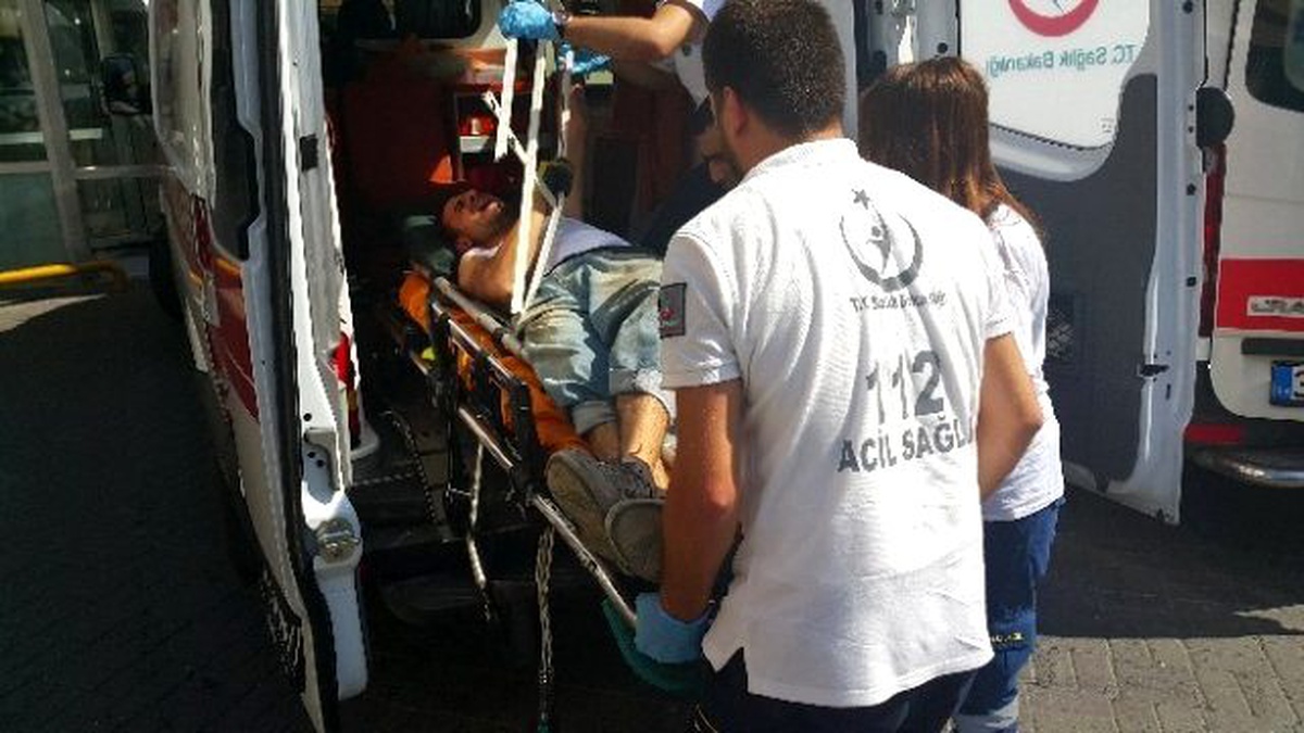 İnşaat İşçisinin Koluna Demir Korkuluk Saplandı
