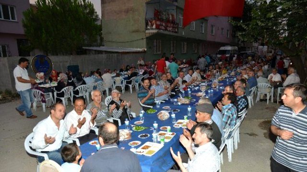 Recep Altepe, Orucunu Alemdarlı Vatandaşlarla Birlikte Açtı
