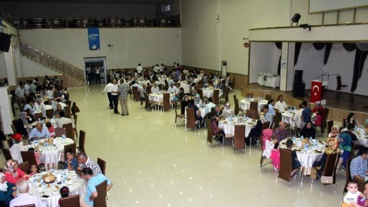 Sgk, Kendi Personeline İftar Yemeği Verdi