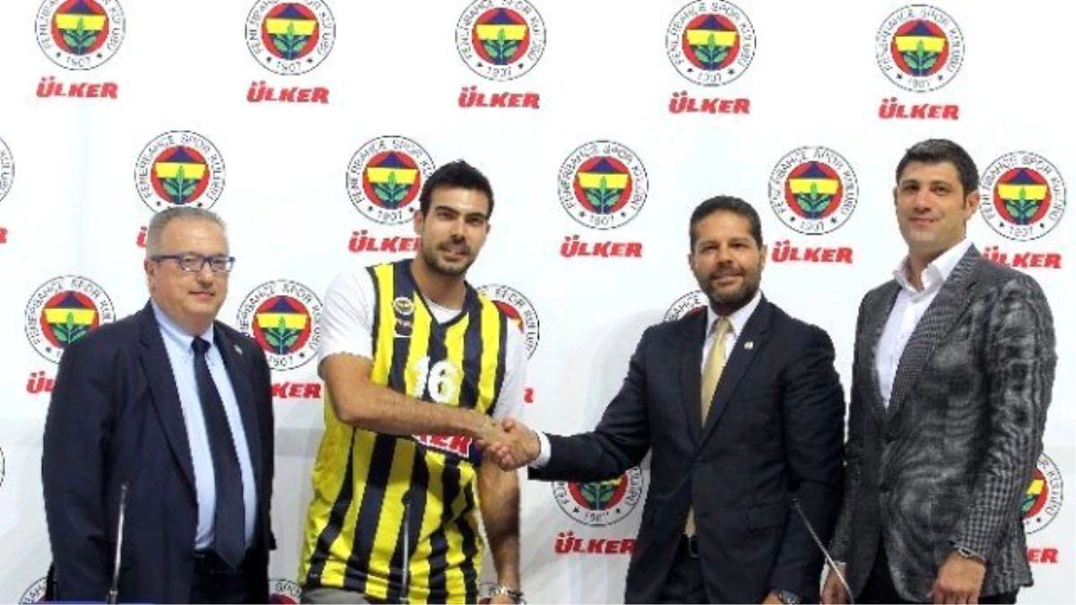 Sloukas: "Gelebileceğim En İyi Yerlerden Biri Fenerbahçe Ülker\'di"