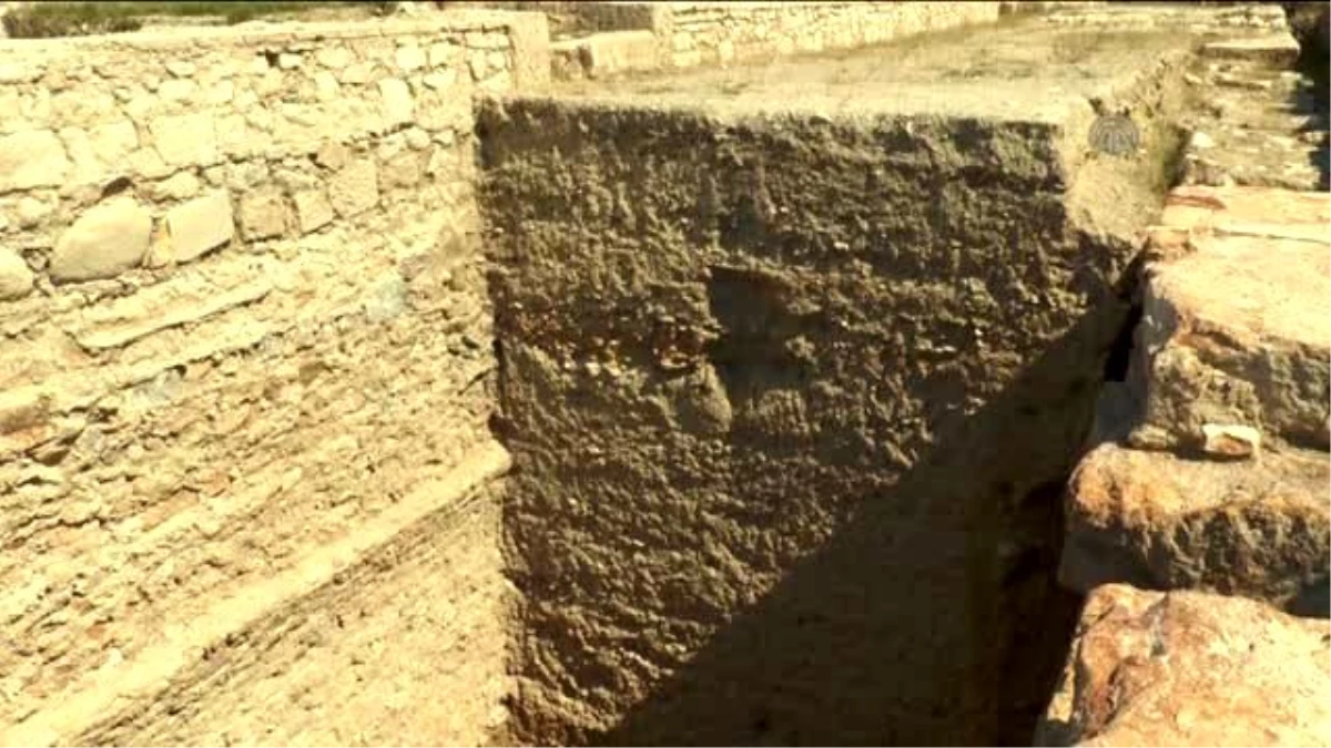 Tripolis\'te Bin 900 Yıllık Tahıl Ambarları Bulundu