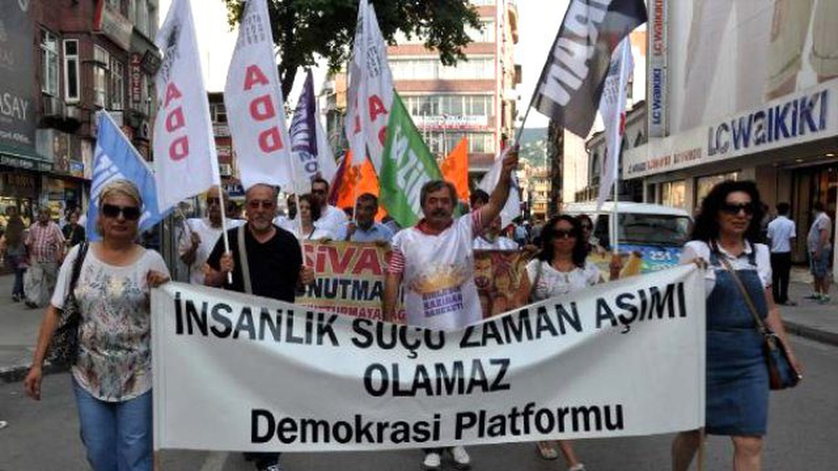 Zonguldak\'ta Madımak Oteli\'nde Ölenler Anıldı