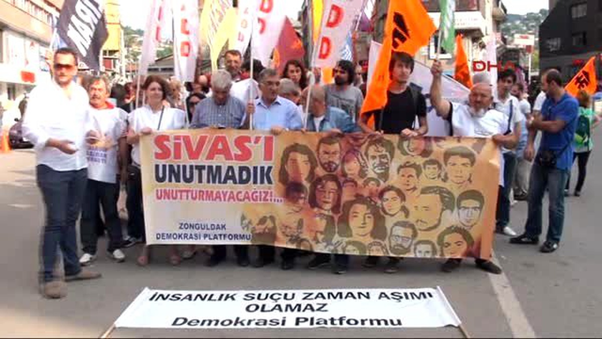 Zonguldak\'ta Madımak Oteli\'nde Ölenler Anıldı