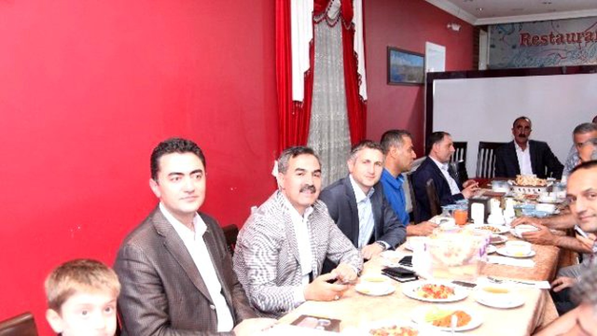 Ahlat Kaymakamlığından Kurum Amirleri ve Muhtarlara İftar Yemeği