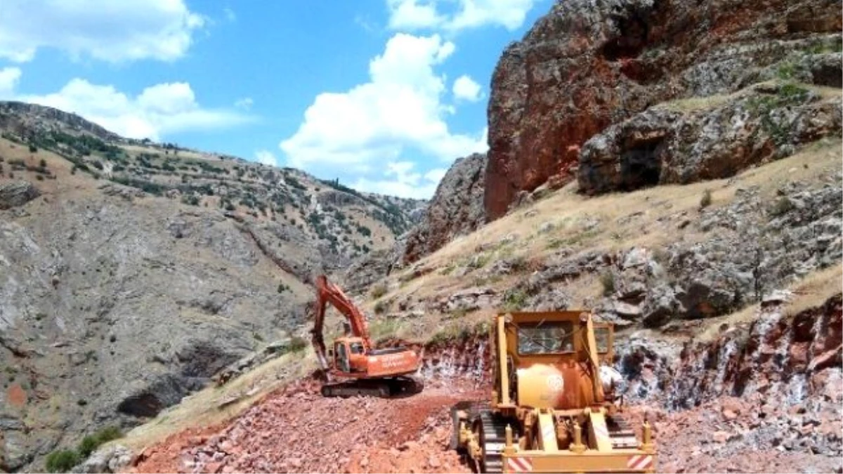 Arapgir\'de 4 Kilometrelik Yeni Yol Açılıyor