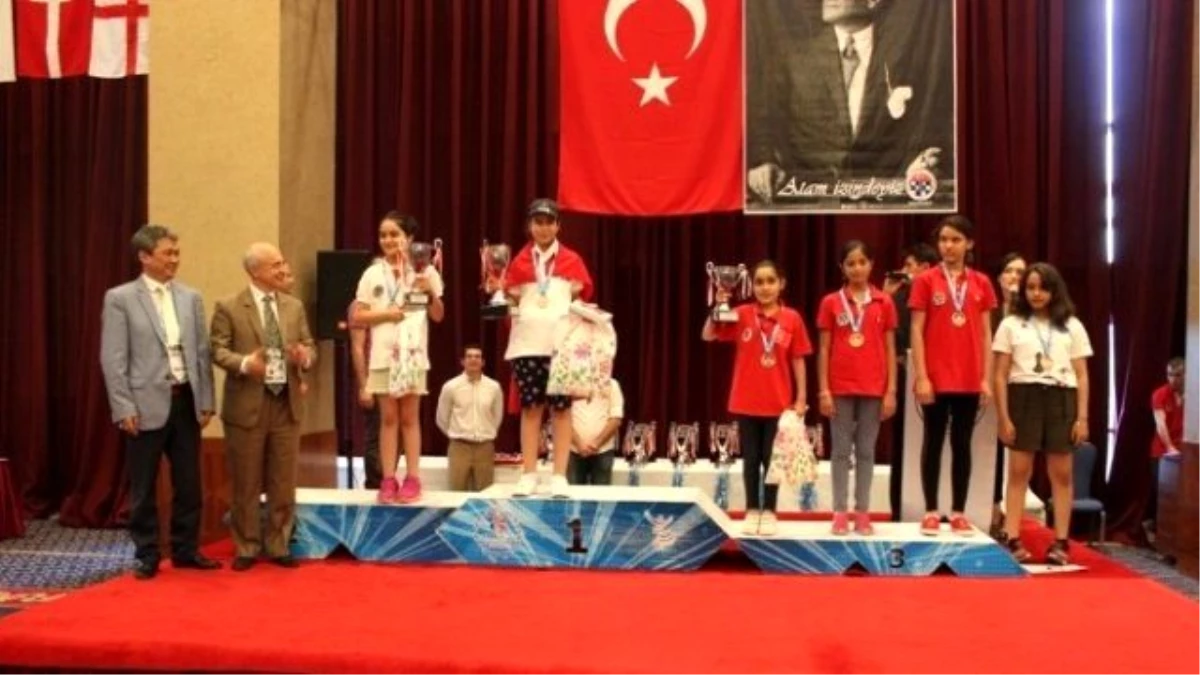 Avrupa Okullar Satranç Şampiyonası\'nda Edirne\'ye İki Madalya