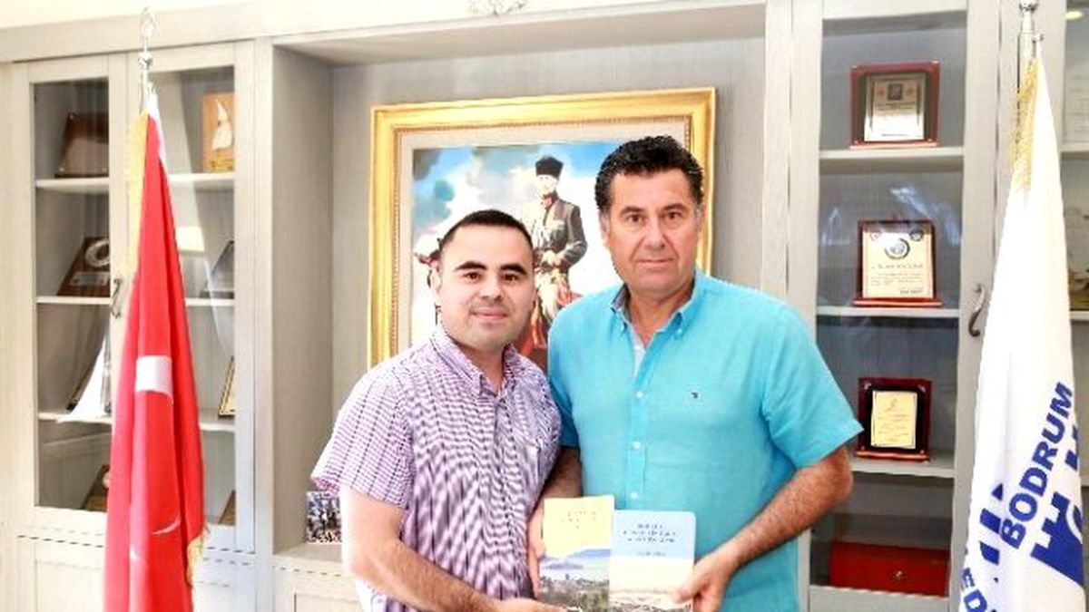 Başkan Kocadon\'dan İlham Aldı, İki Kitap Yazdı