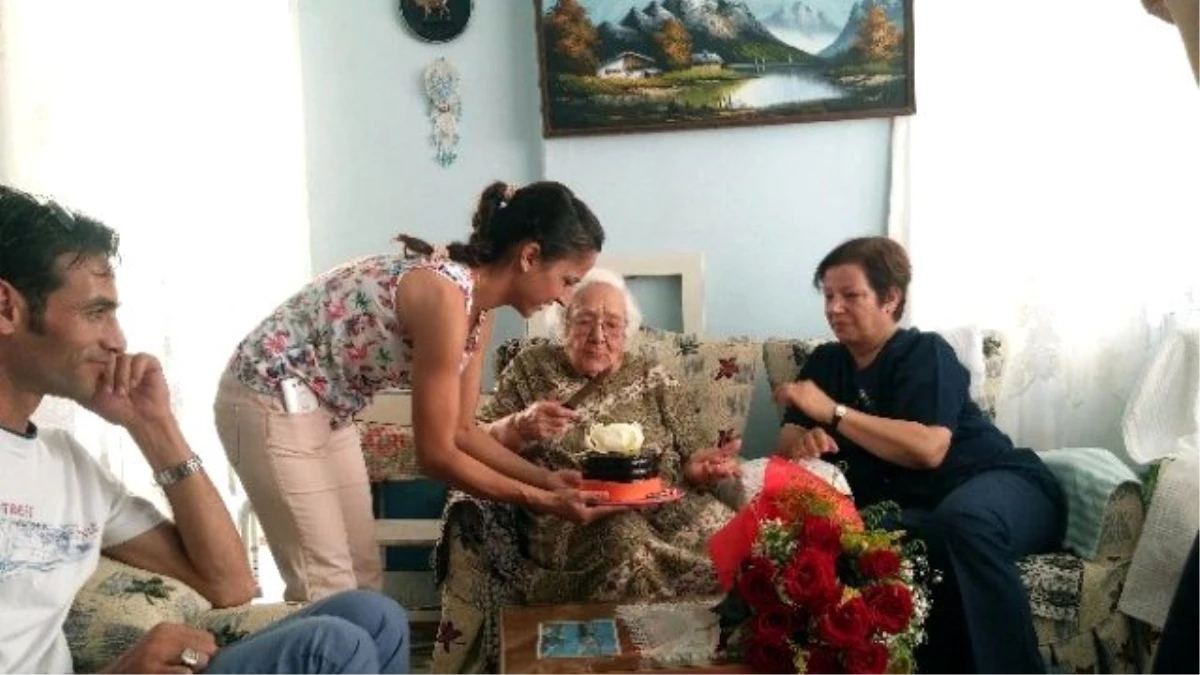 Büyükşehir\'den 100 Yaşındaki Emine Nine\'ye Sürpriz Doğum Günü Kutlaması