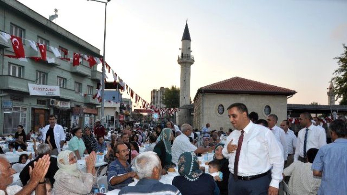 Can: "Bu İftarlar Tarsus\'un Kardeşliğine Güzellik Katıyor"