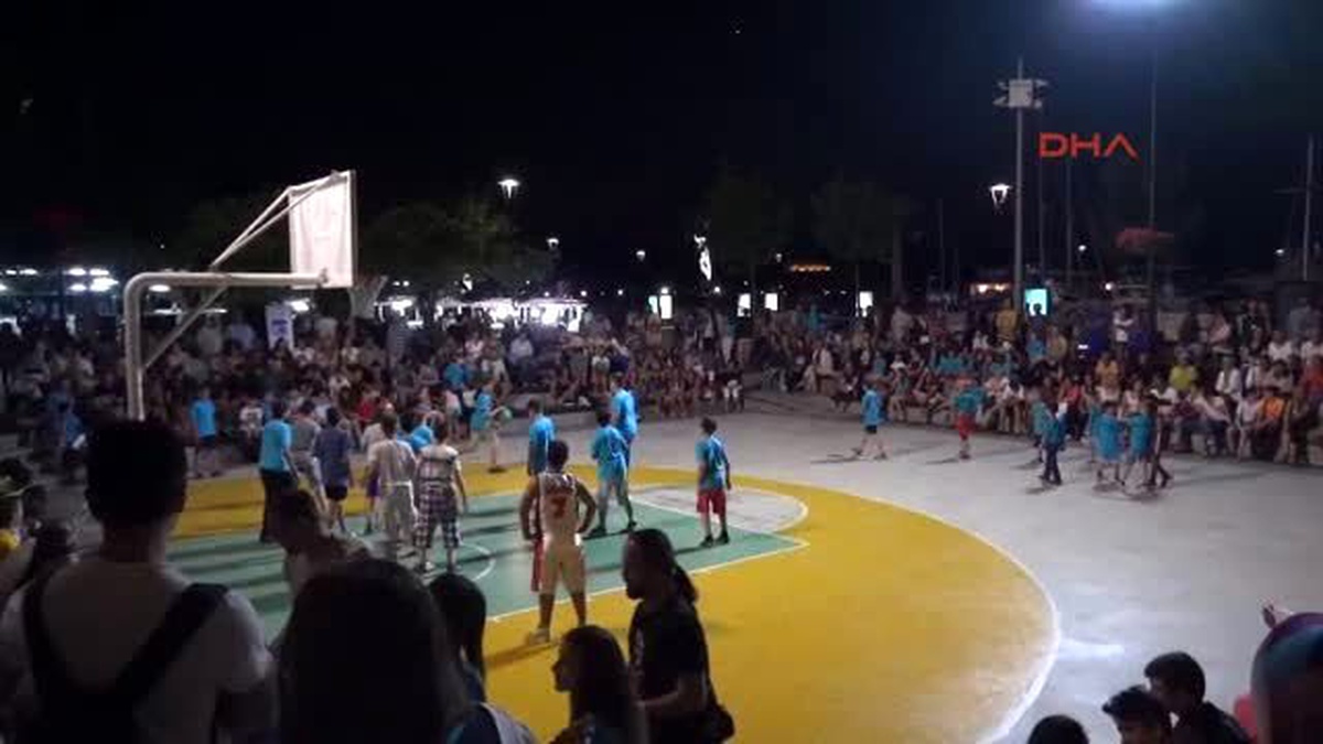 14 Yaşındaki Çanakkaleli Çocuk,Gösteri Maçında NBA Yıldızını Yendi