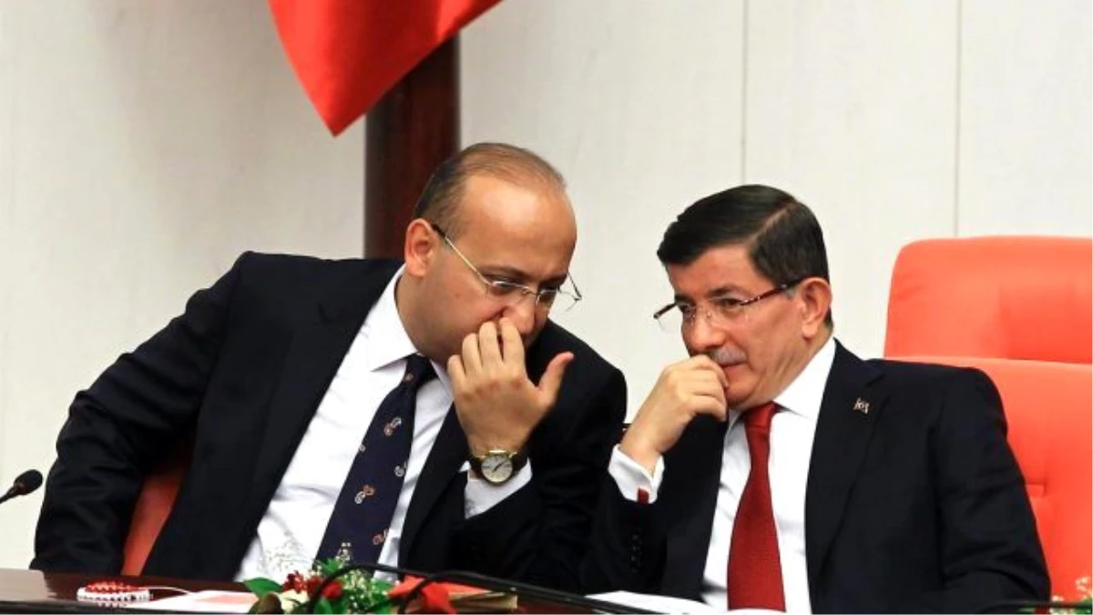 Davutoğlu\'nun Masasındaki Son Seçim Anketi