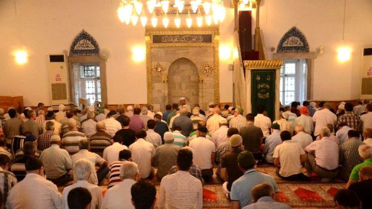Demirel İçin Antalya\'da da Mevlit Okutuldu