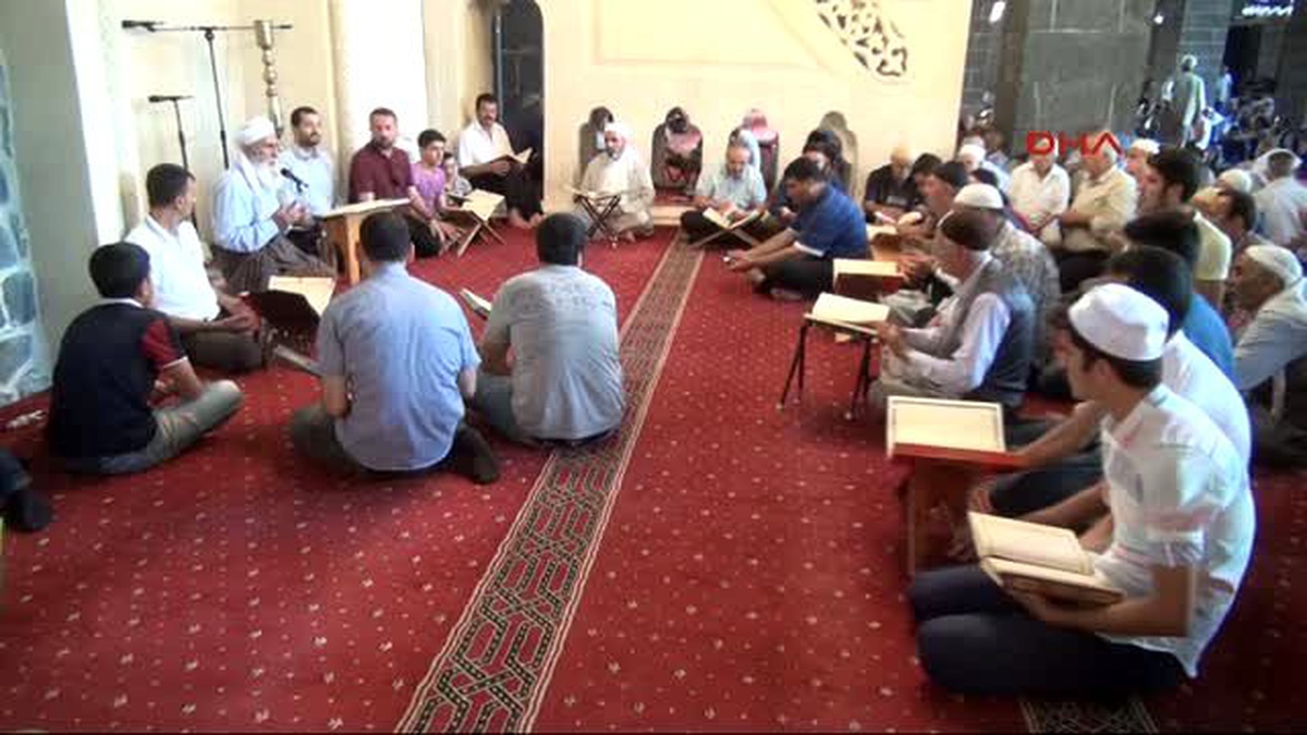 Diyarbakır\'da Demirel İçin Mevlit Okutuldu