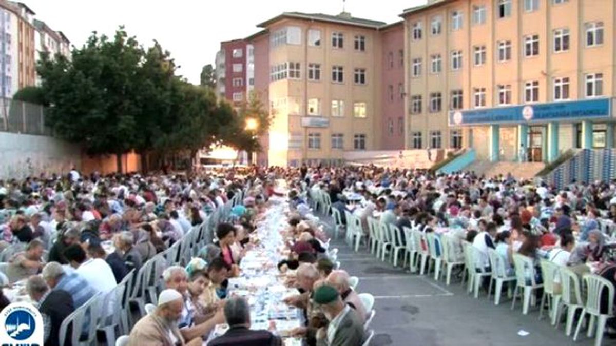 Engelliler ve Aileleri İftar Sofrasında Buluştu