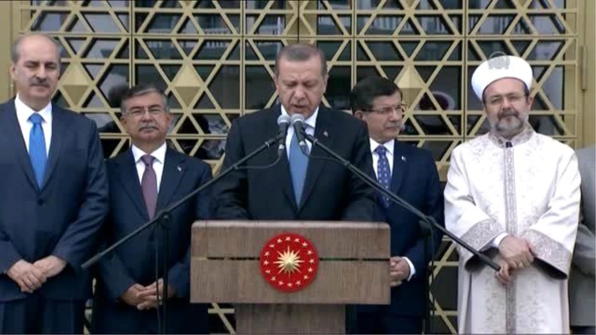 Erdoğan: "Camilerimizde, Evlerimizde Yapılan İbadetlerin Bereketiyle Tüm Müslümanlar Yaşadıkları...