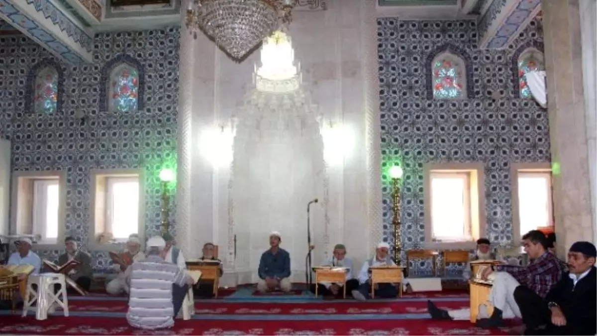 Erzurum\'da Süleyman Demirel İçin Mevlid Okutuldu