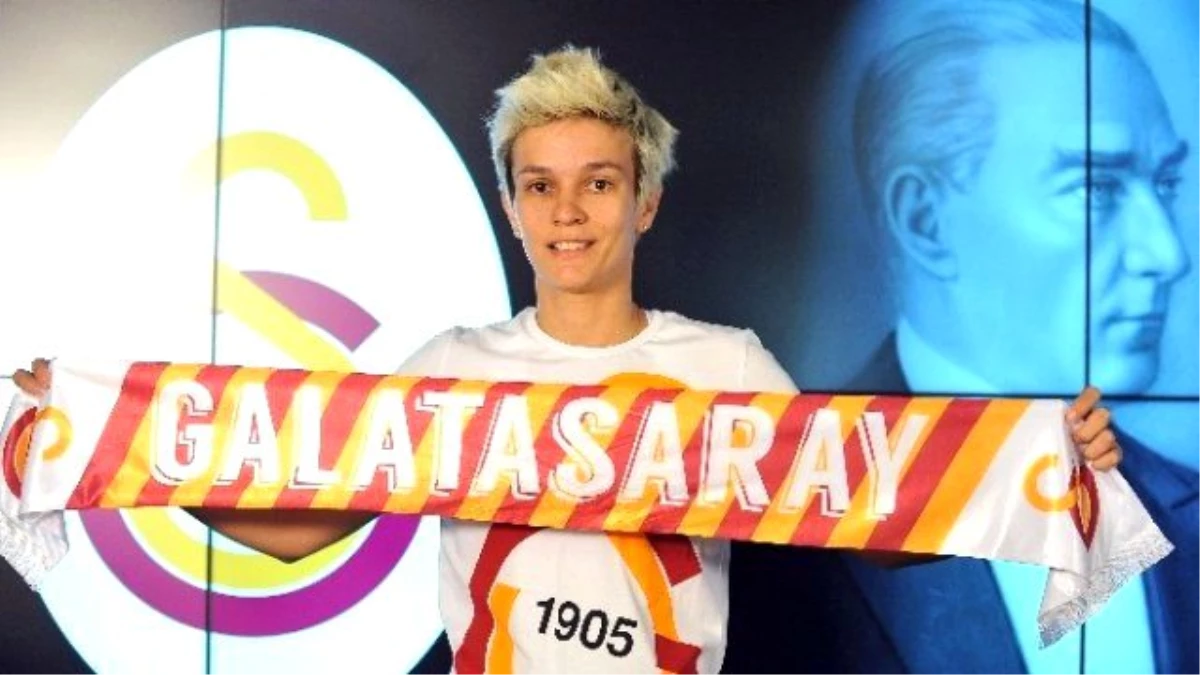 Işıl Alben\'den Galatasaray Odeabanka 3 Yıllık İmza