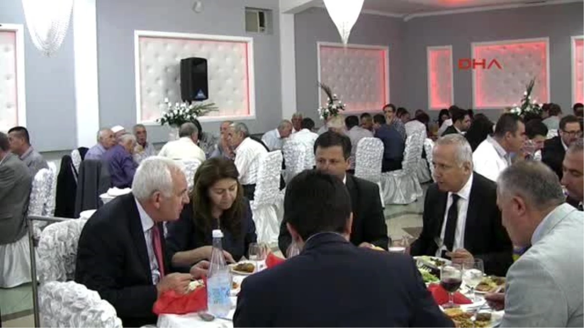 Makedonya Türk Demokratik Partisi\'nin Geleneksel İftar Yemeğine 700 Kişi Katıldı