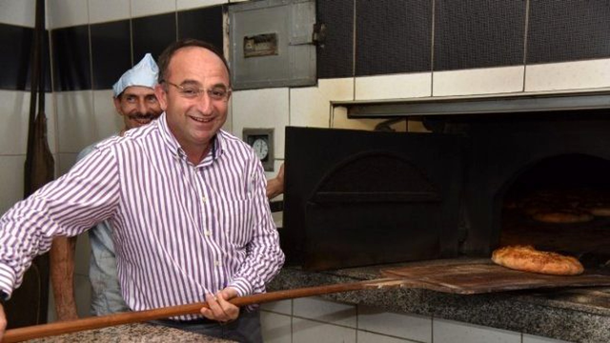 Ramazan Pideleri Üzülmez\'in Elinden