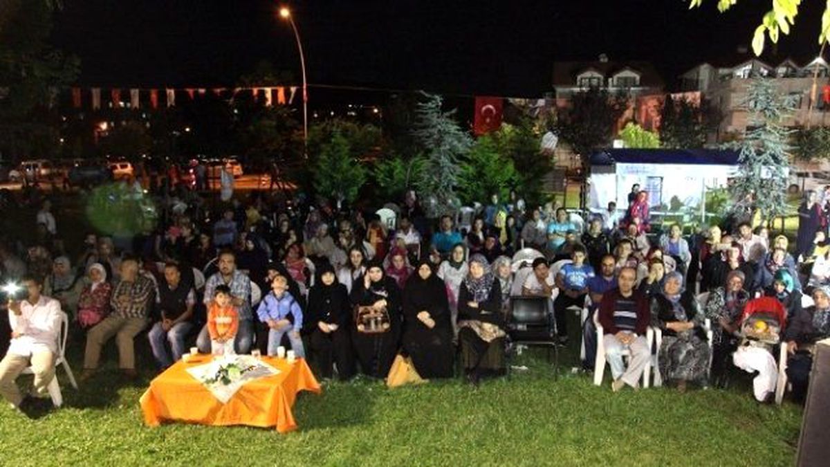 Samimi Dostluklar Başiskele Sahili\'nde